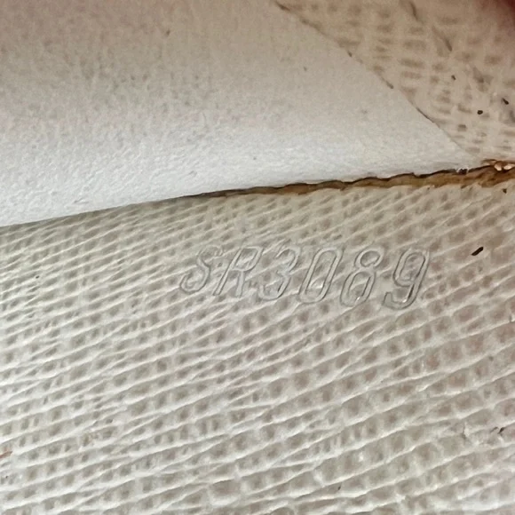 Louis Vuitton Epi Joey Wallet - Picture 9 of 11